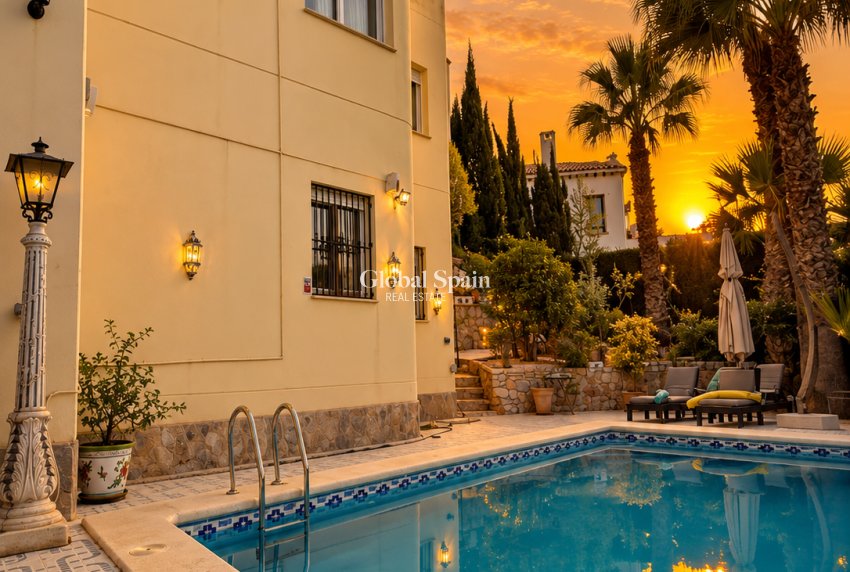 Revente - VILLA -
DEHESA DE CAMPOAMOR - Costa Blanca