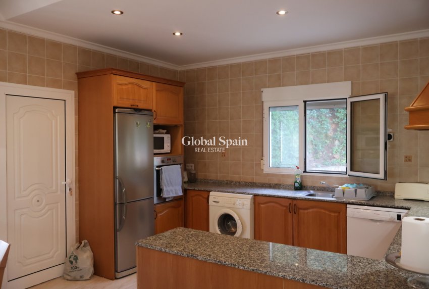 Revente - VILLA -
DENIA - Inland