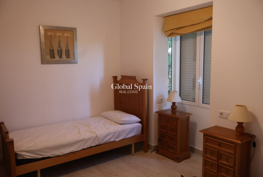 Revente - VILLA -
DENIA - Inland