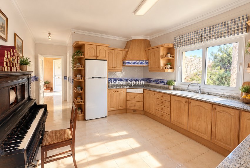 Revente - VILLA -
DENIA - La sella - Jesus pobre
