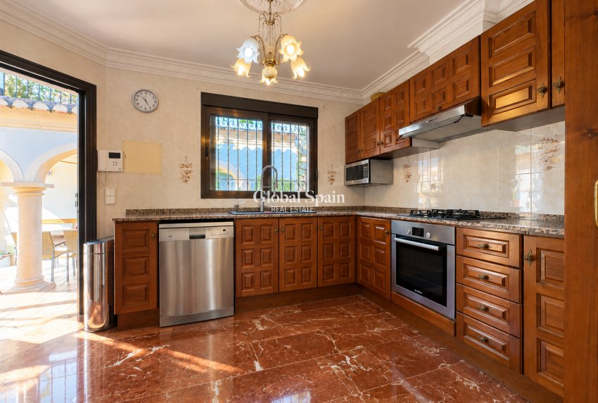 Revente - VILLA -
DENIA - Montgó