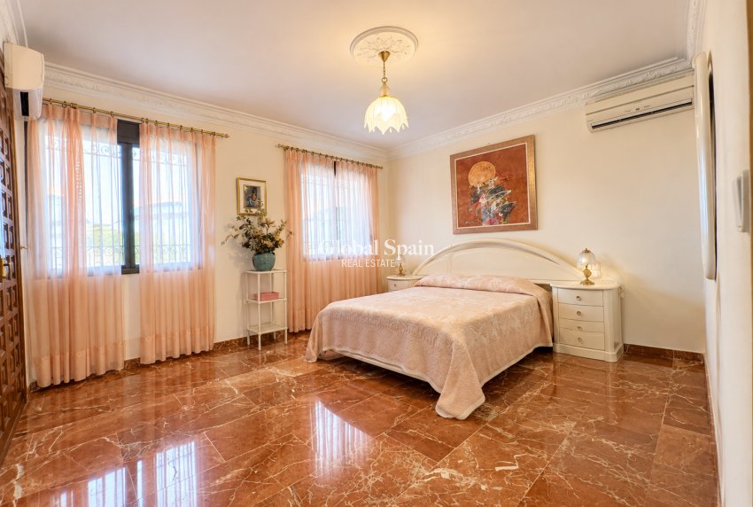 Revente - VILLA -
DENIA - Montgó