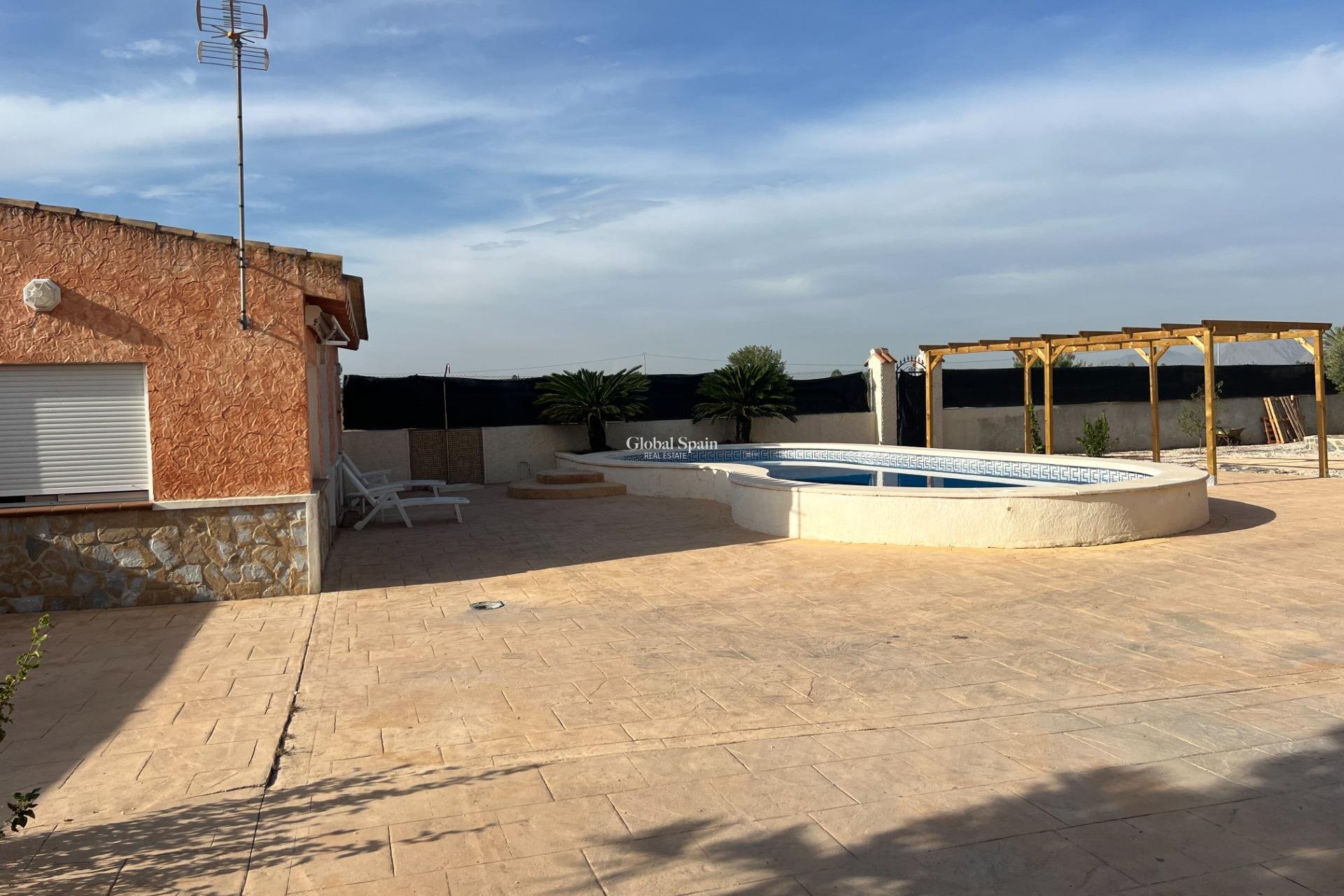 Revente - VILLA -
DOLORES - Cmno. Escorredor