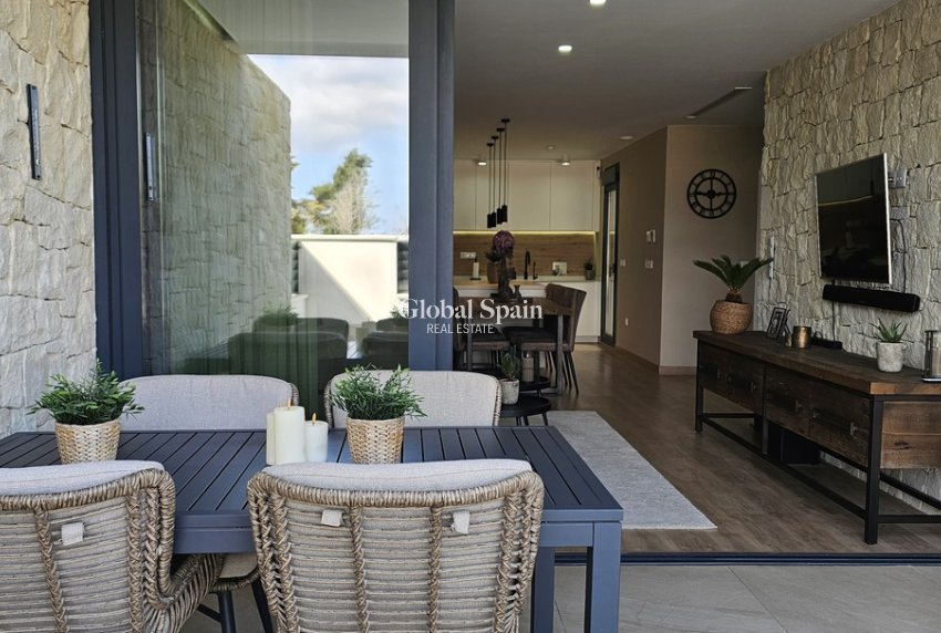 Revente - VILLA -
DOLORES - Sector 4