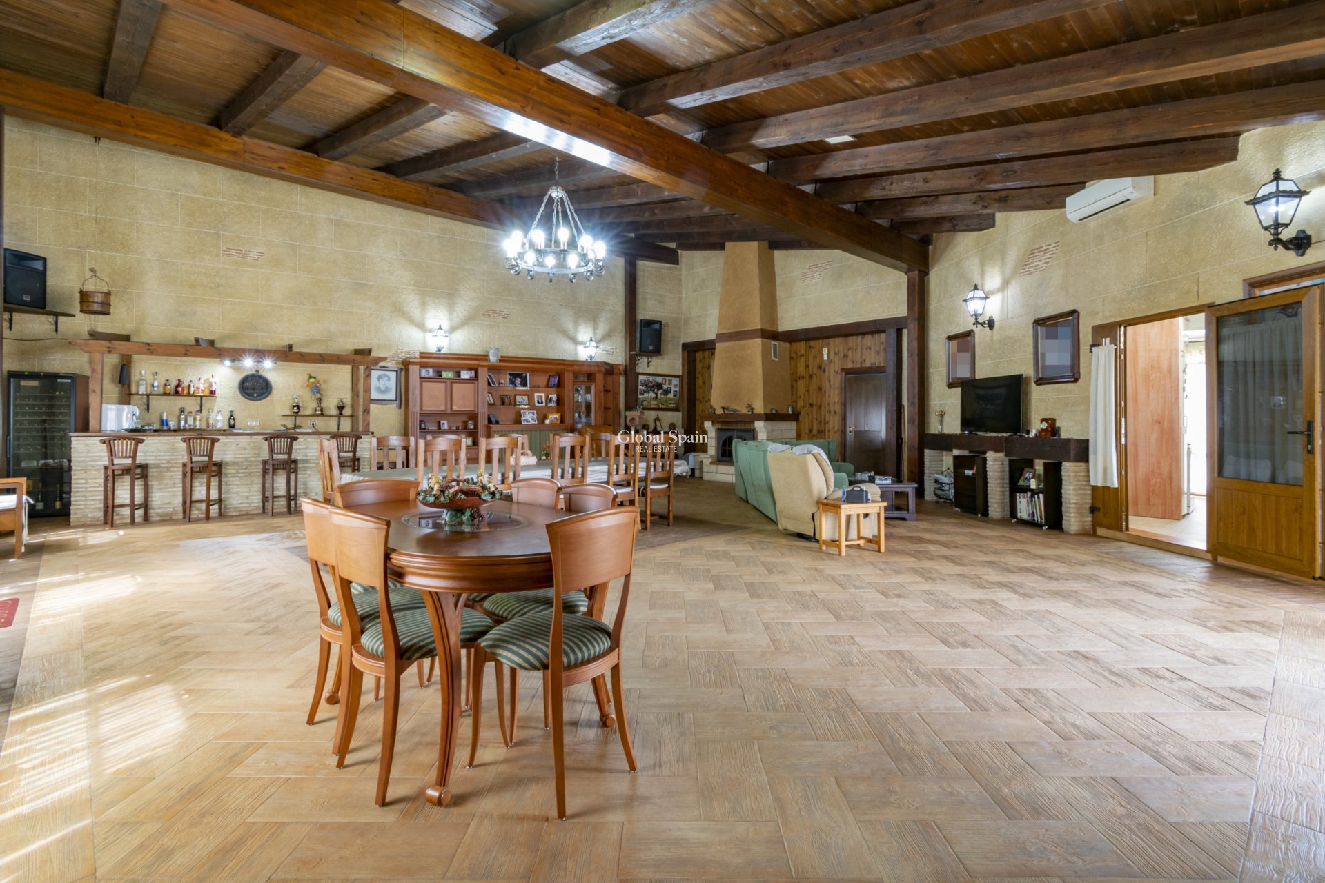 Revente - VILLA -
EL BEAL - Inland