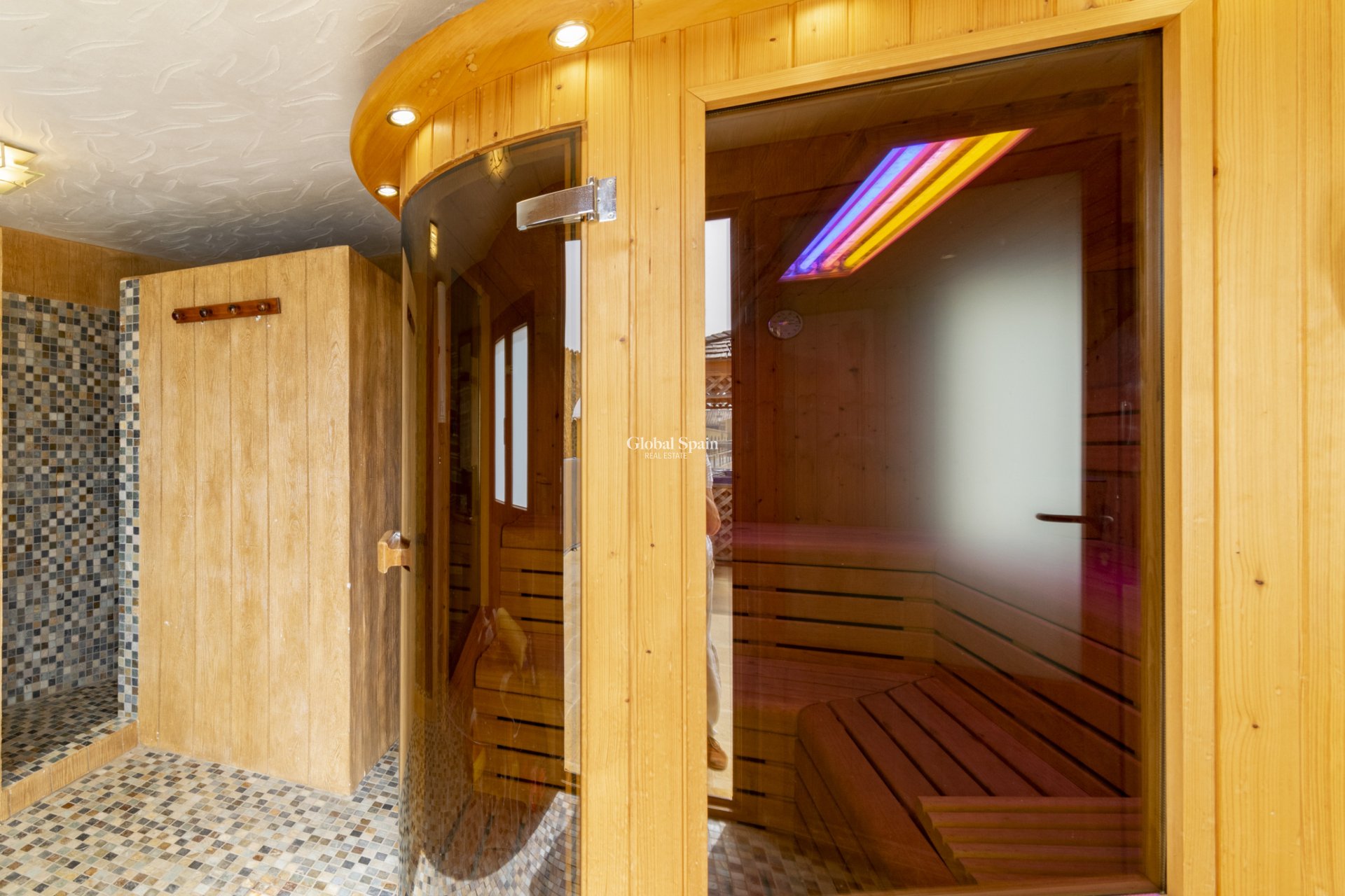 Revente - VILLA -
EL BEAL - Inland