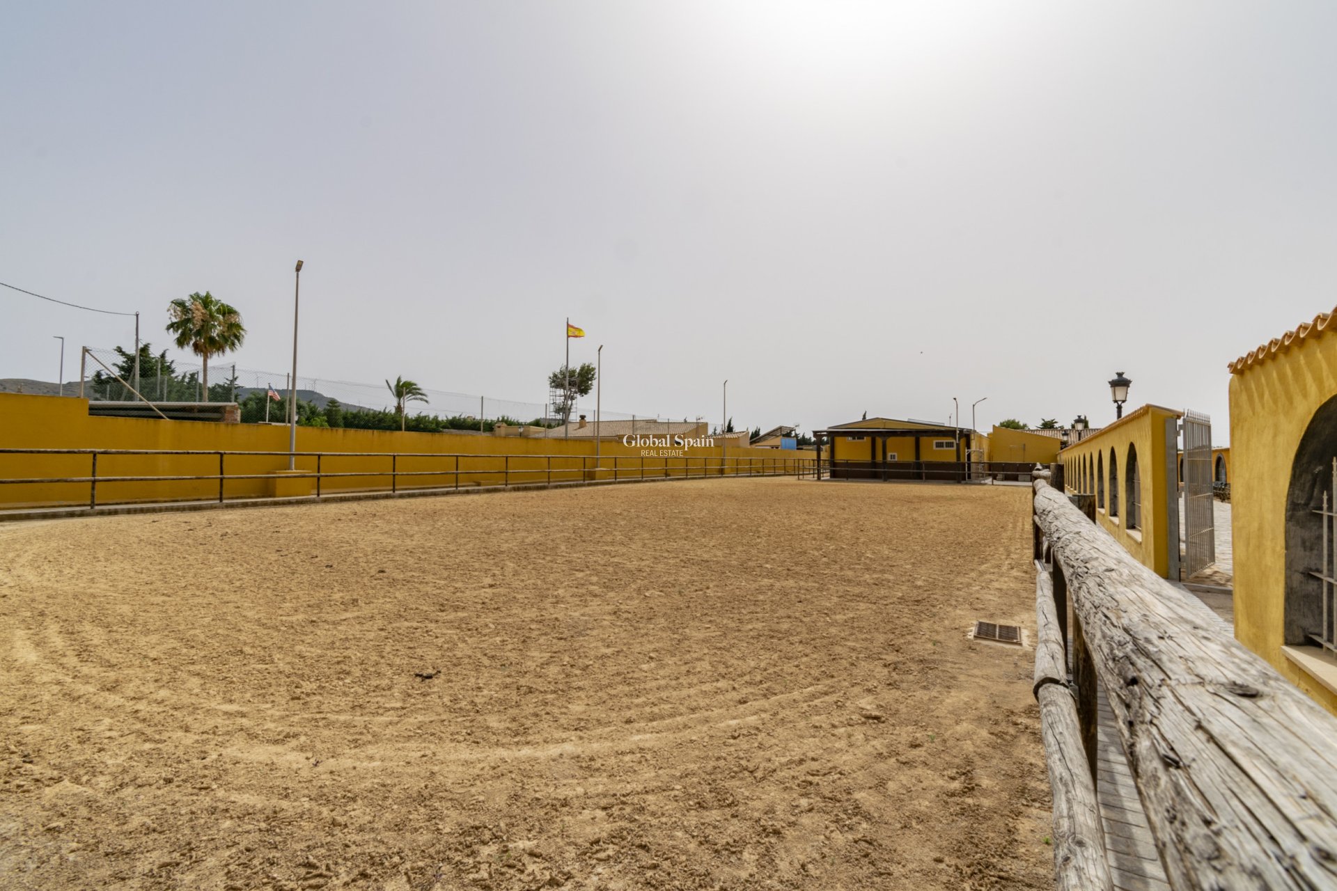 Revente - VILLA -
EL BEAL - Inland