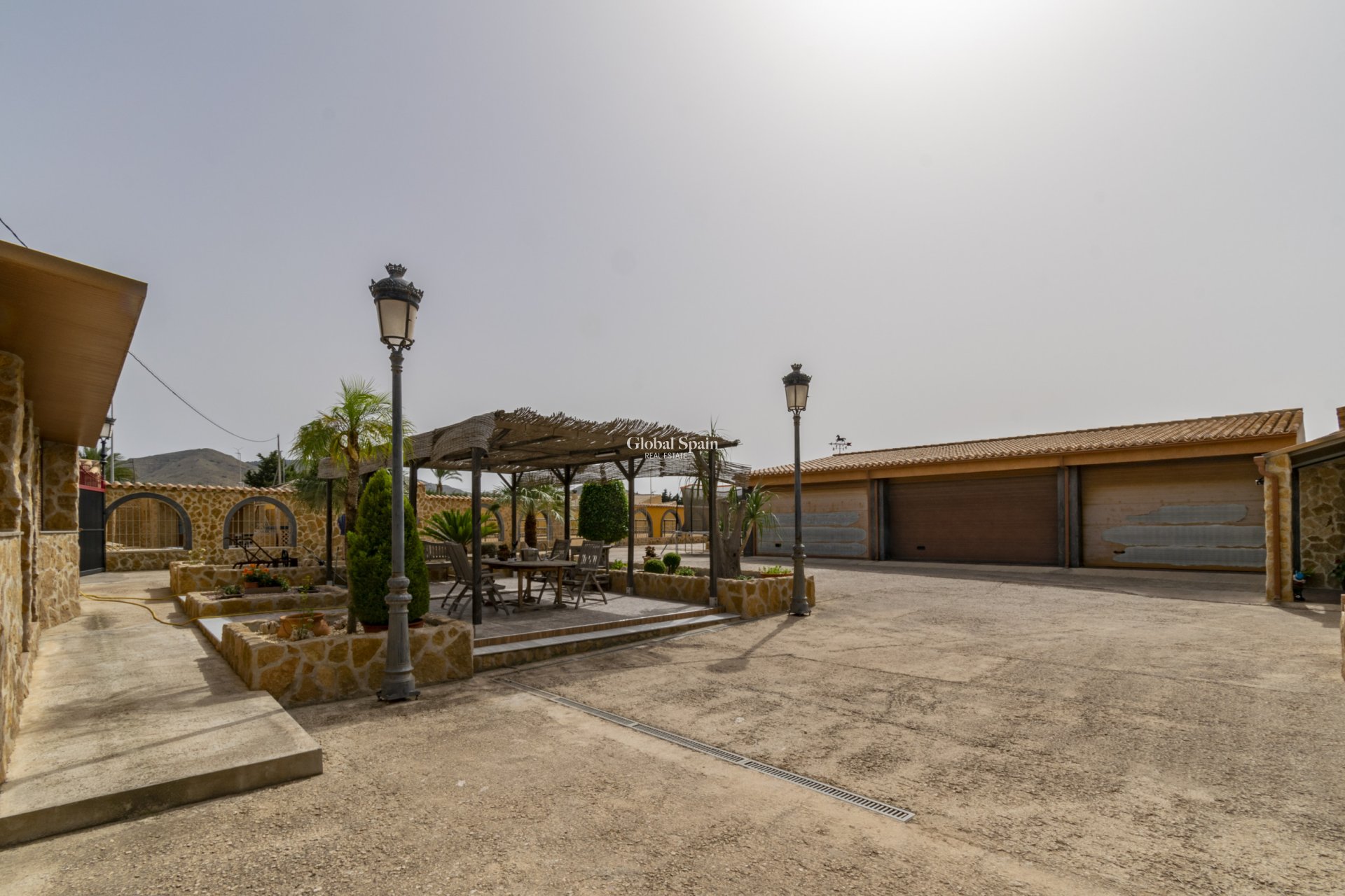 Revente - VILLA -
EL BEAL - Inland