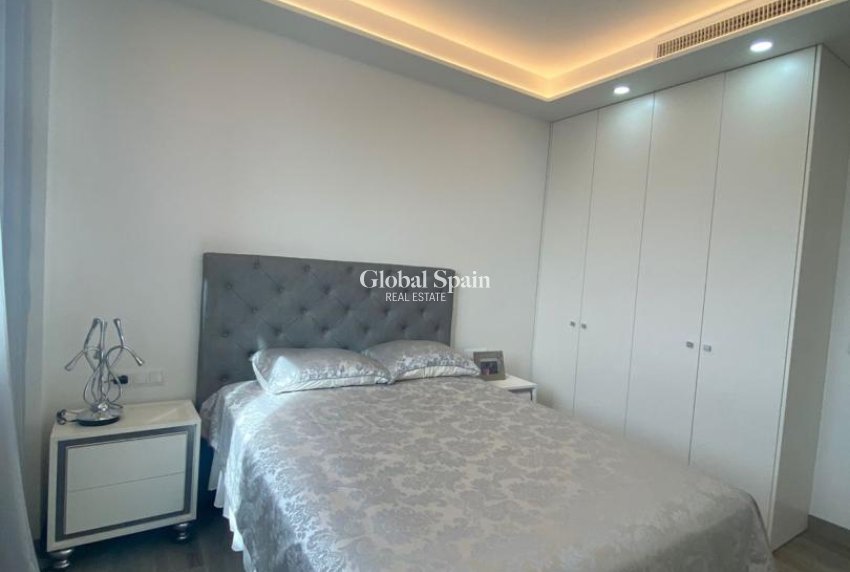 Revente - VILLA -
EL CAMPELLO - Costa Blanca