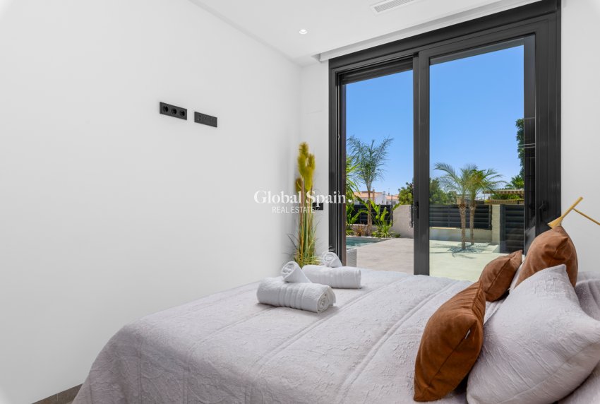 Revente - Villa -
El Campello - El Amerador