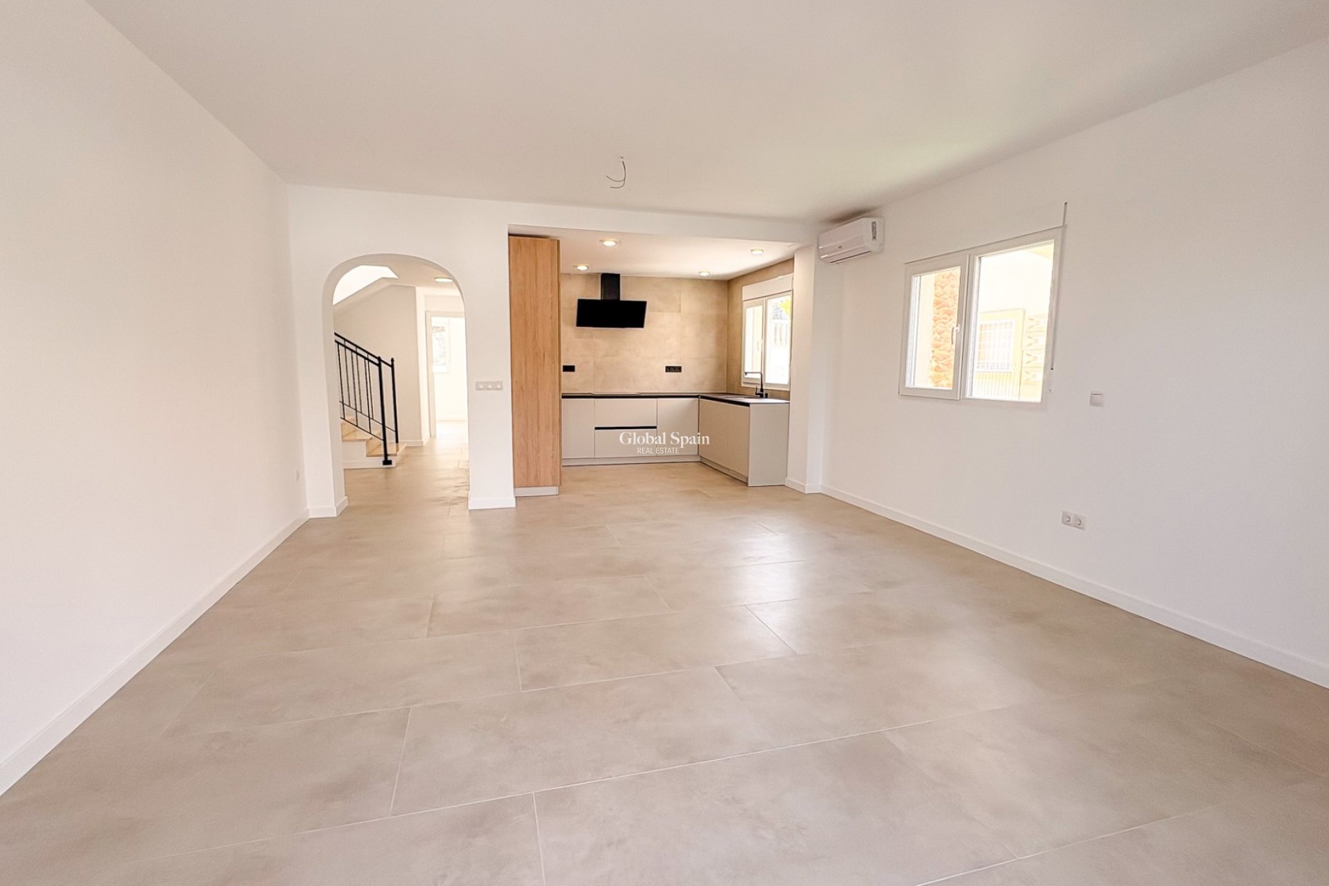 Revente - VILLA -
EL CAMPELLO - Pueblo Acantilado - Venta Lanuza
