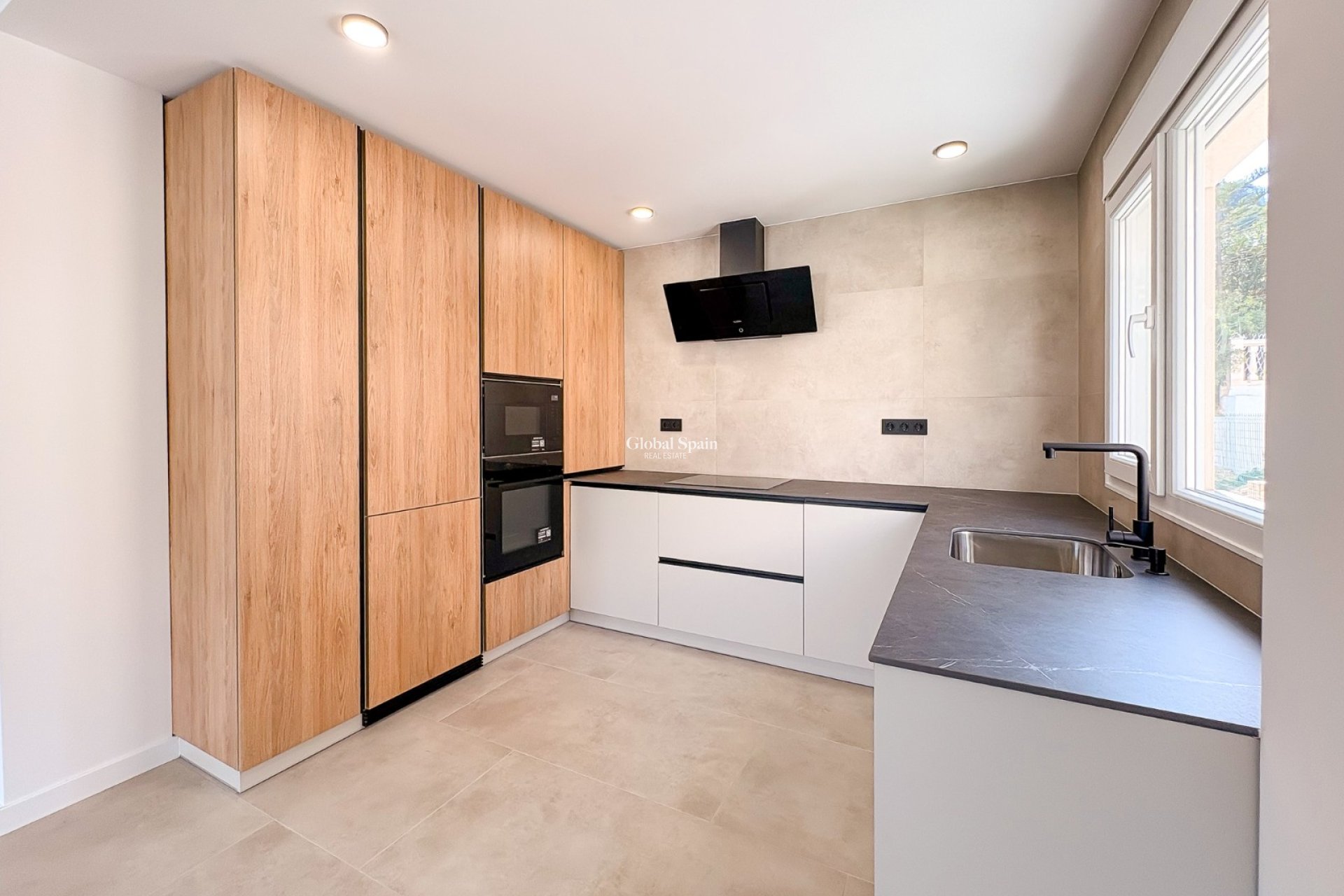 Revente - VILLA -
EL CAMPELLO - Pueblo Acantilado - Venta Lanuza
