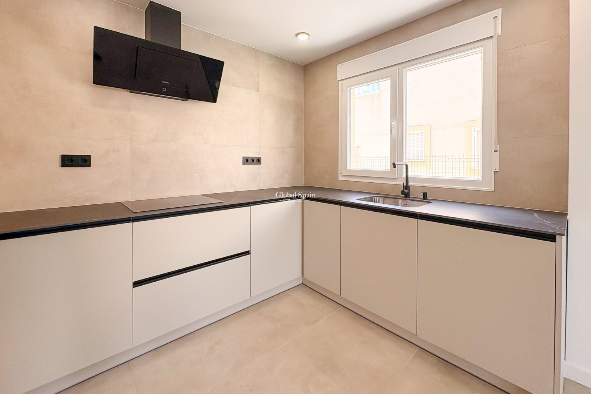 Revente - VILLA -
EL CAMPELLO - Pueblo Acantilado - Venta Lanuza