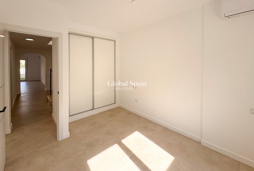 Revente - VILLA -
EL CAMPELLO - Pueblo Acantilado - Venta Lanuza