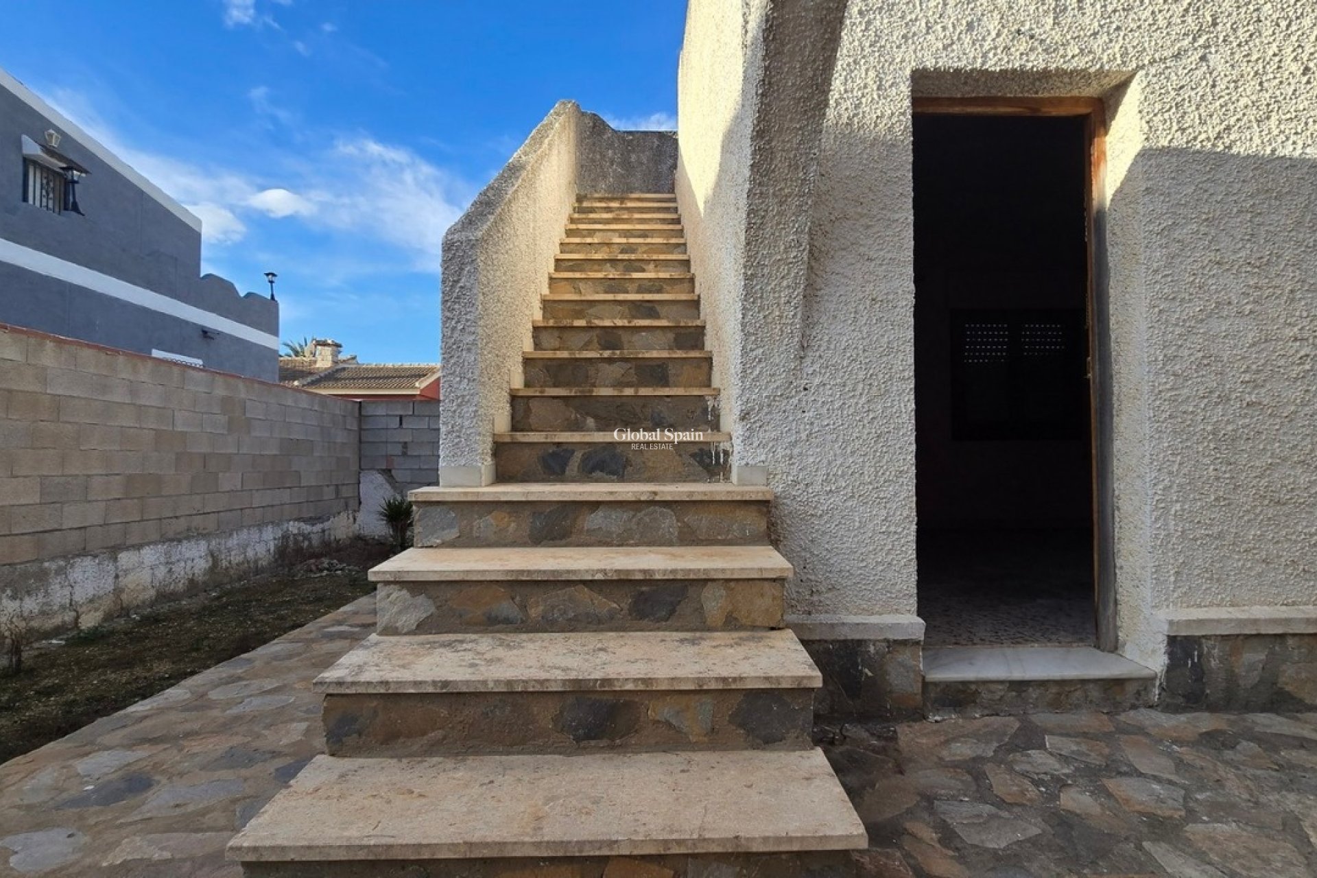 Revente - VILLA -
EL CHAPARRAL - Inland