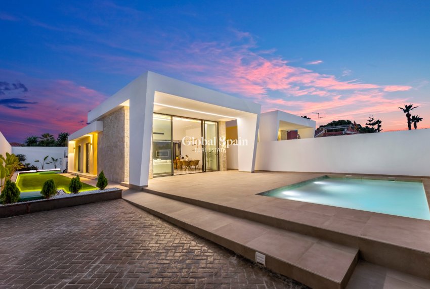 Revente - VILLA -
EL CHAPARRAL - Inland