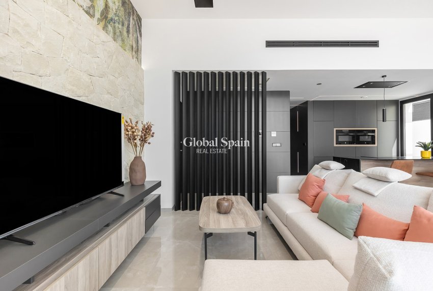 Revente - VILLA -
EL CHAPARRAL - Inland