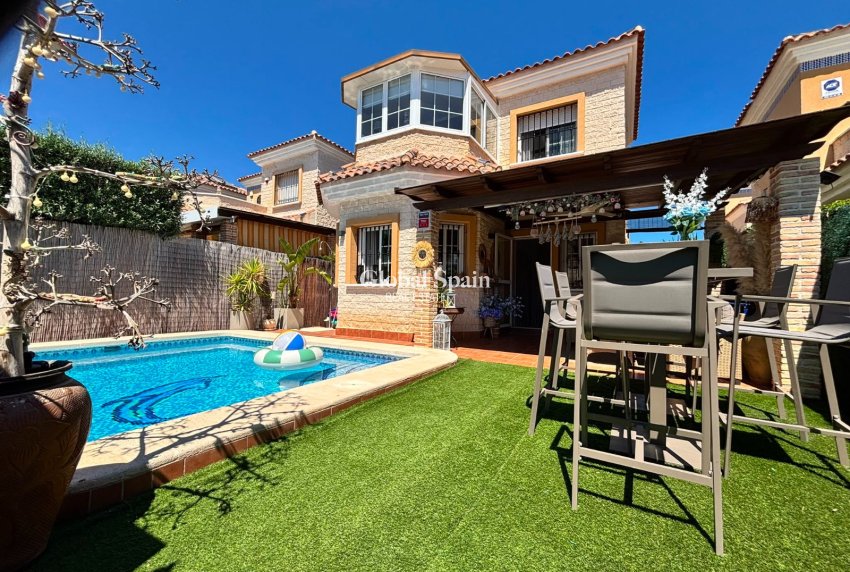 Revente - VILLA -
EL RASO - Costa Blanca
