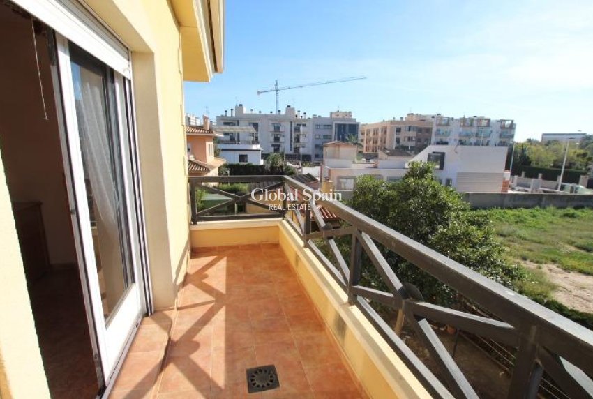 Revente - VILLA -
ELCHE - Altabix
