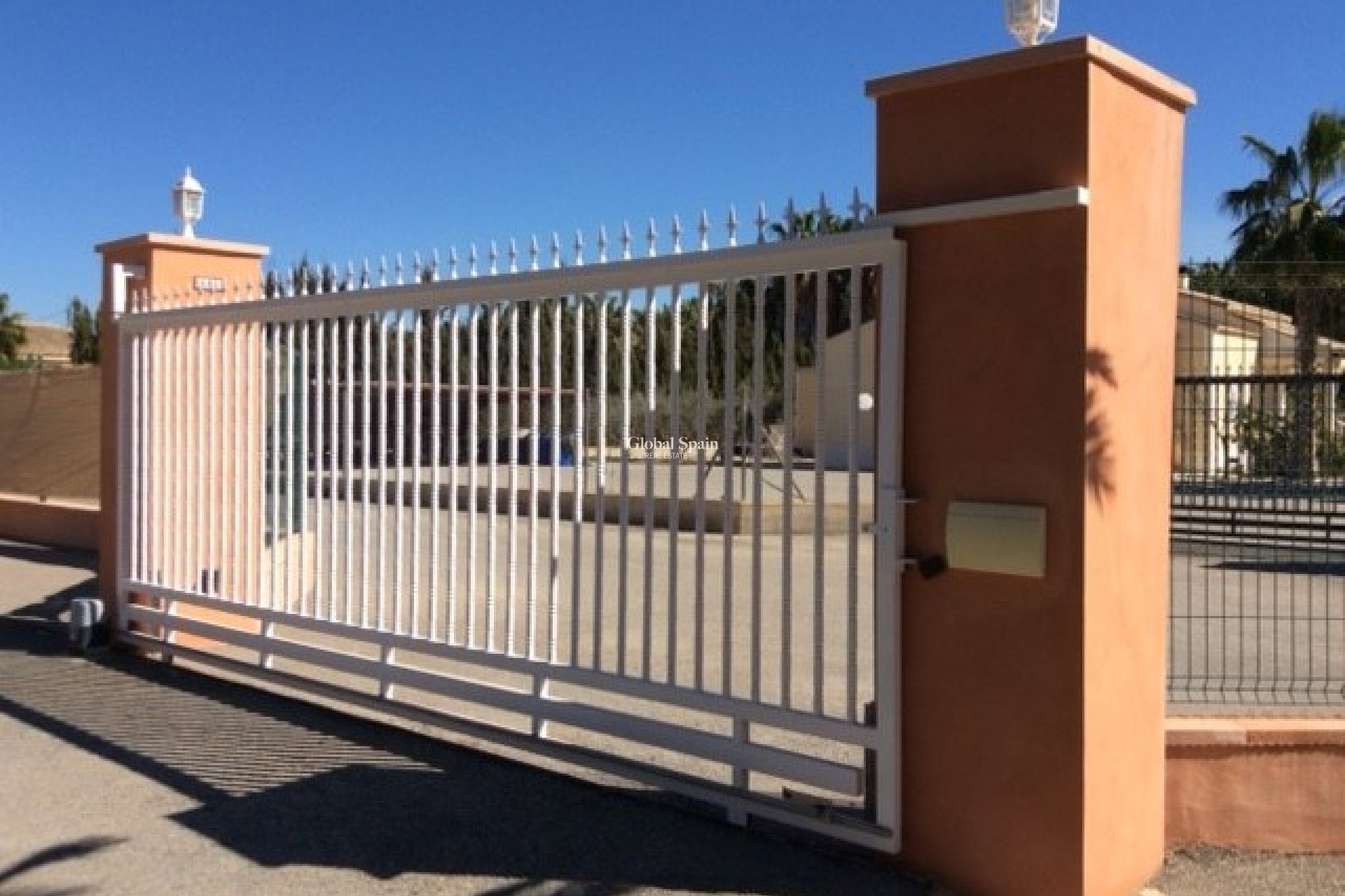 Revente - VILLA -
ELCHE