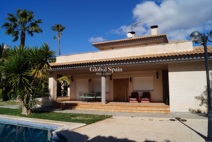 Revente - VILLA -
ELDA - Inland