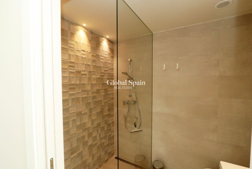 Revente - VILLA -
FINESTRAT - Costa Blanca