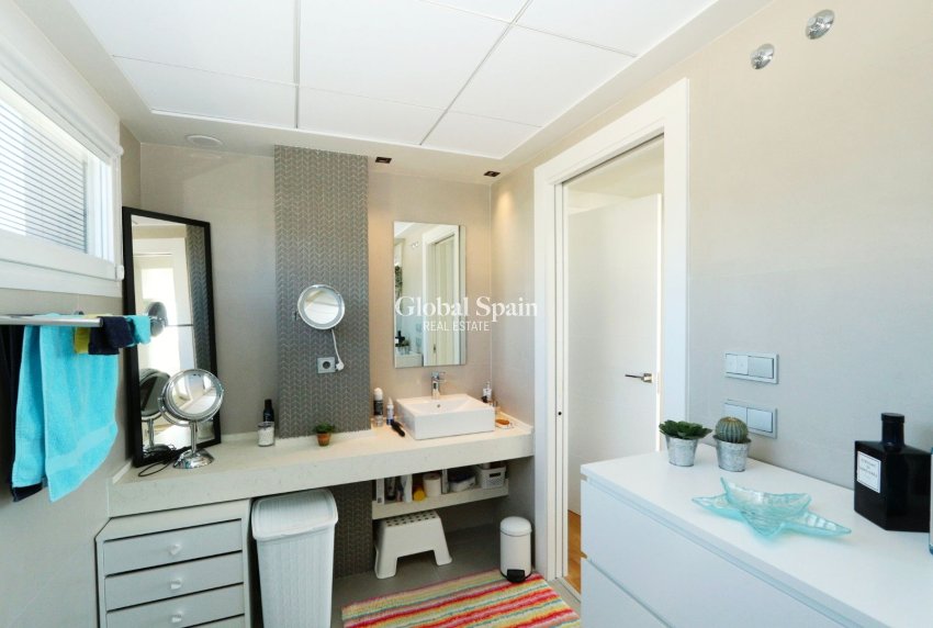 Revente - VILLA -
FINESTRAT - Costa Blanca