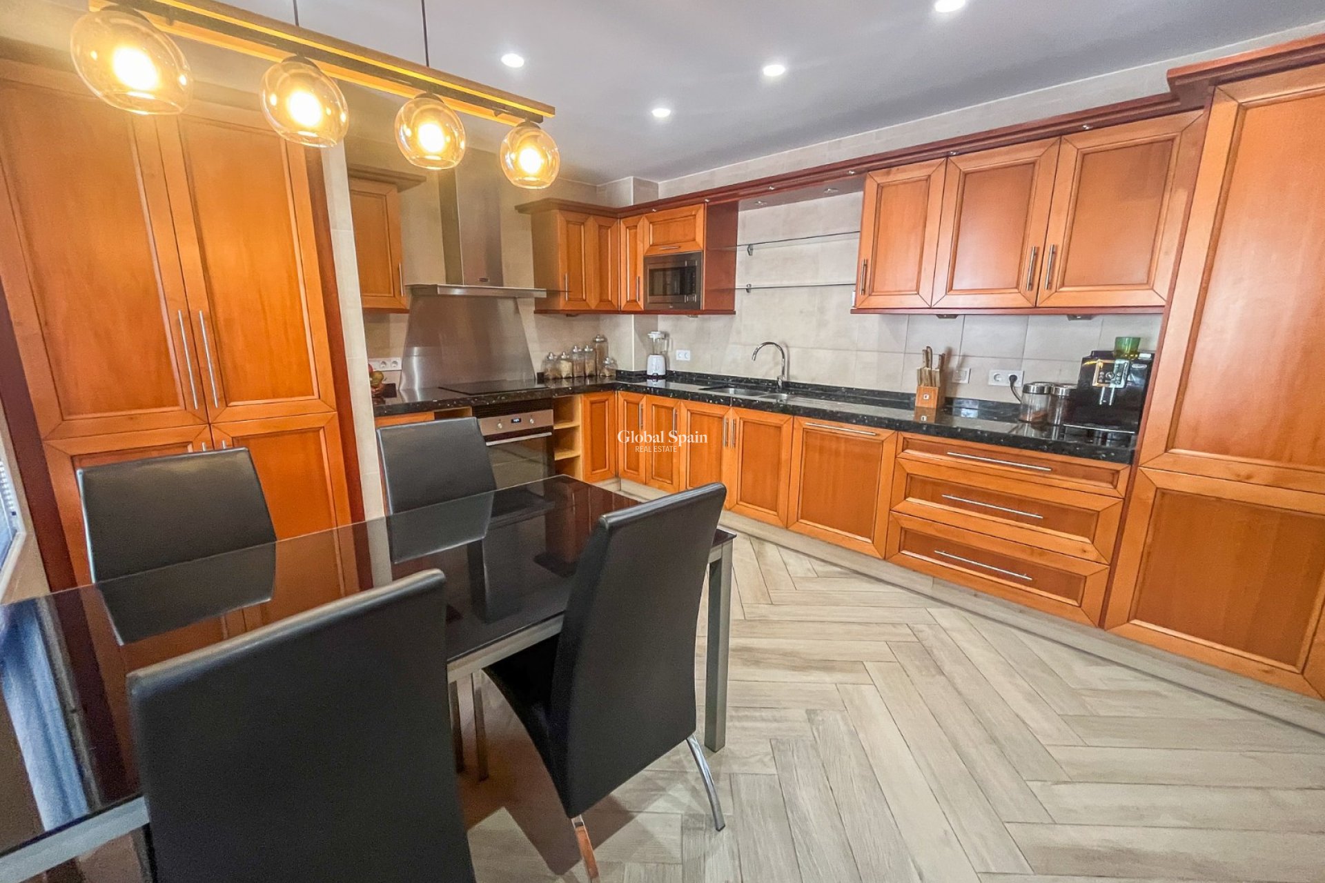 Revente - VILLA -
FINESTRAT