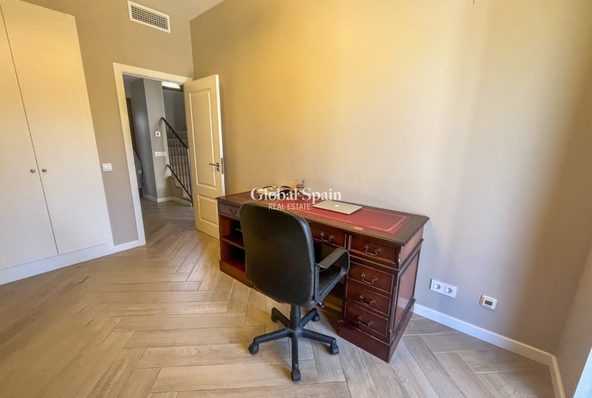 Revente - VILLA -
FINESTRAT