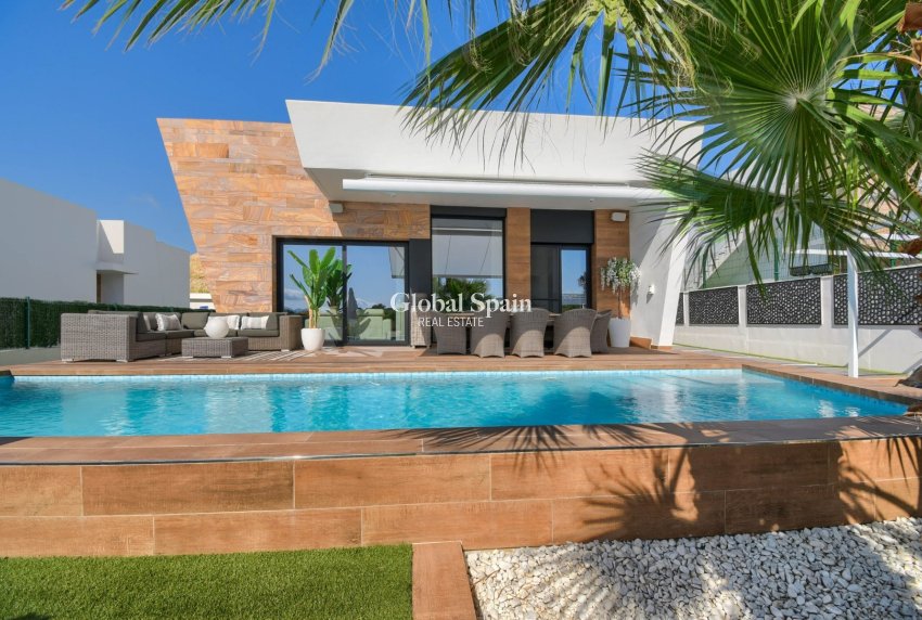 Revente - VILLA -
FINESTRAT