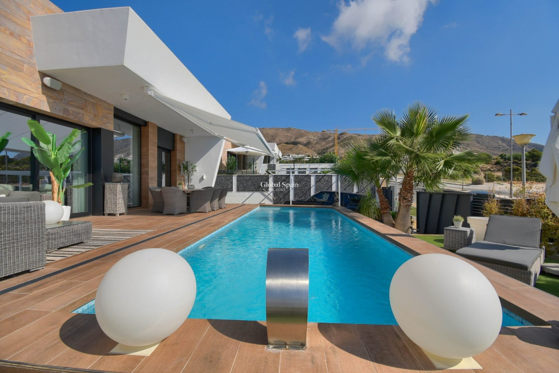 Revente - VILLA -
FINESTRAT