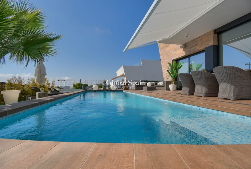 Revente - VILLA -
FINESTRAT