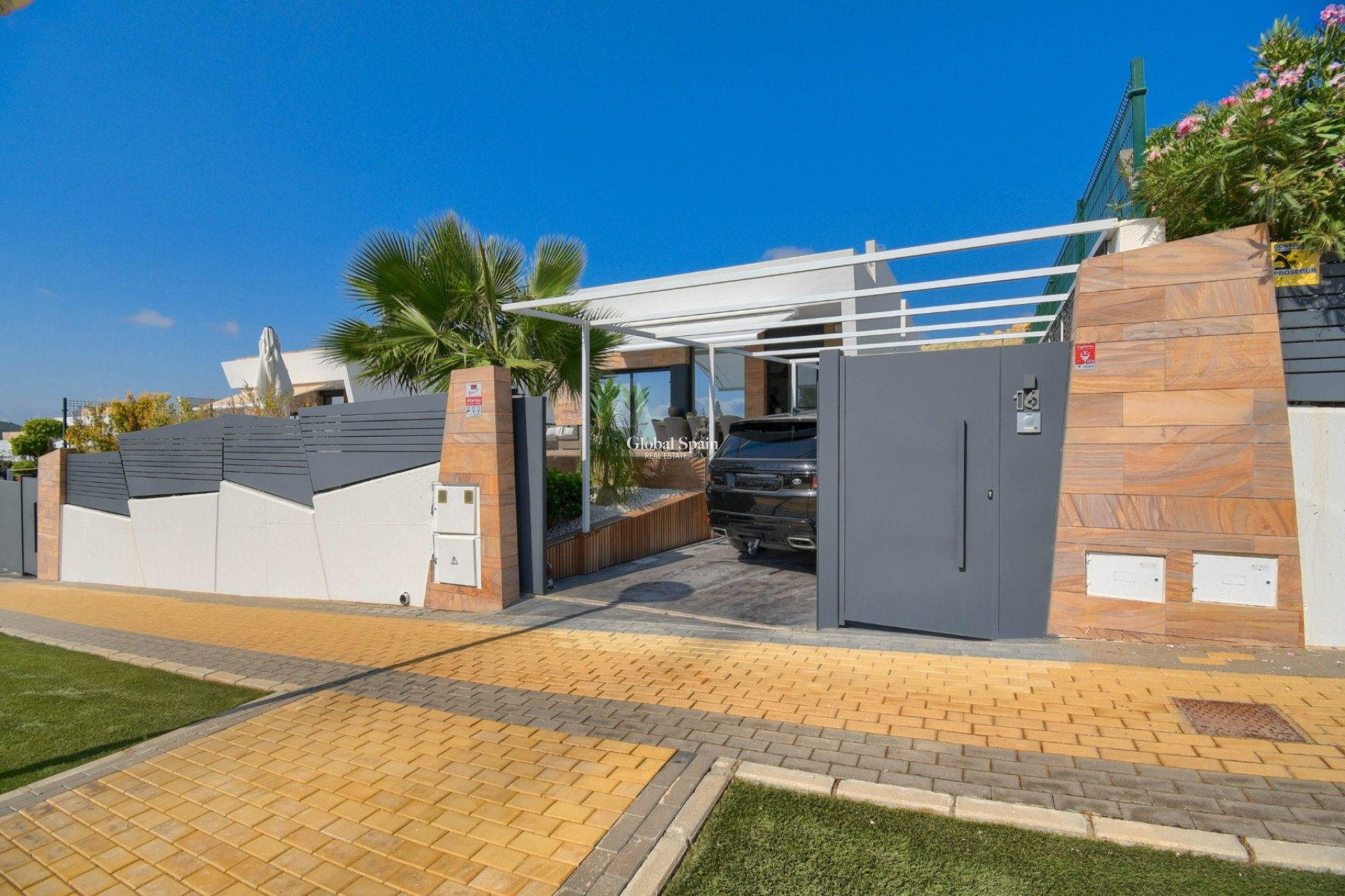 Revente - VILLA -
FINESTRAT