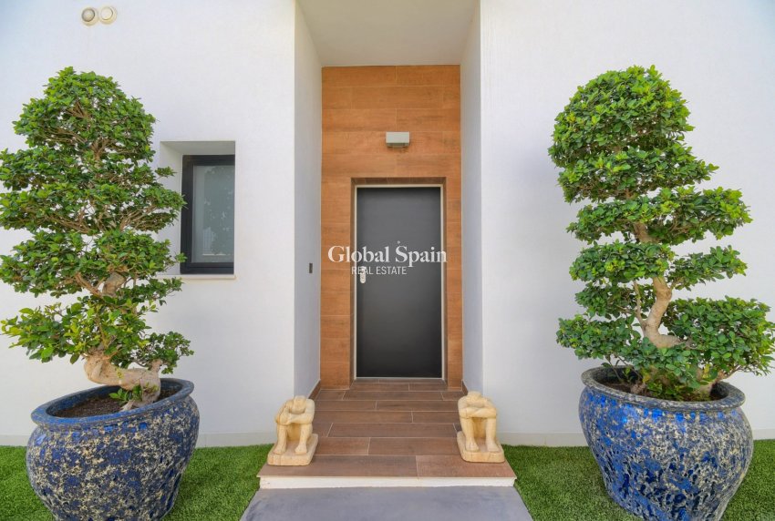 Revente - VILLA -
FINESTRAT