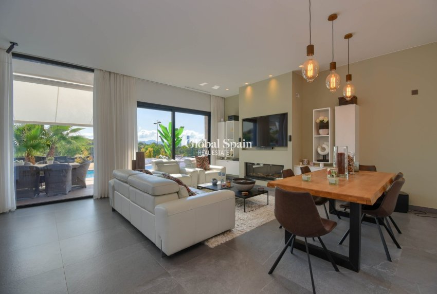 Revente - VILLA -
FINESTRAT