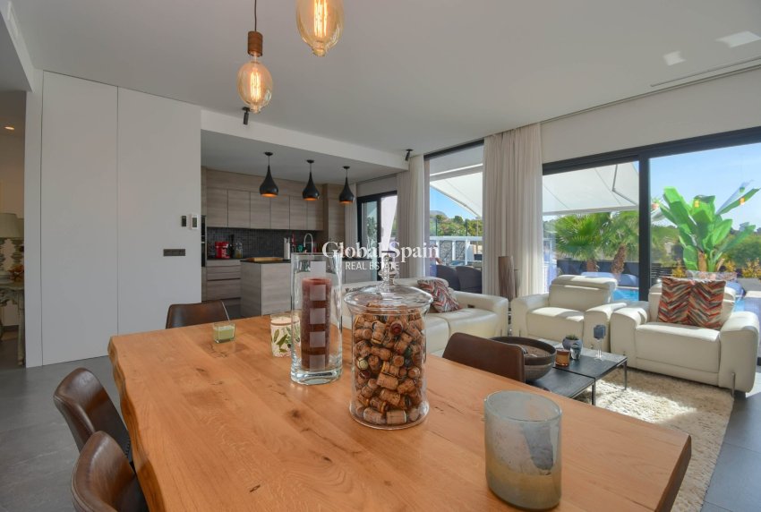 Revente - VILLA -
FINESTRAT