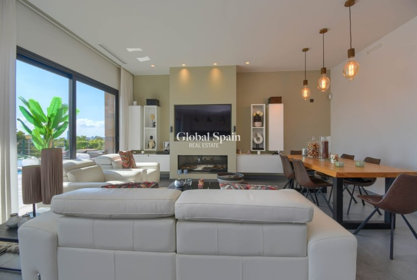 Revente - VILLA -
FINESTRAT