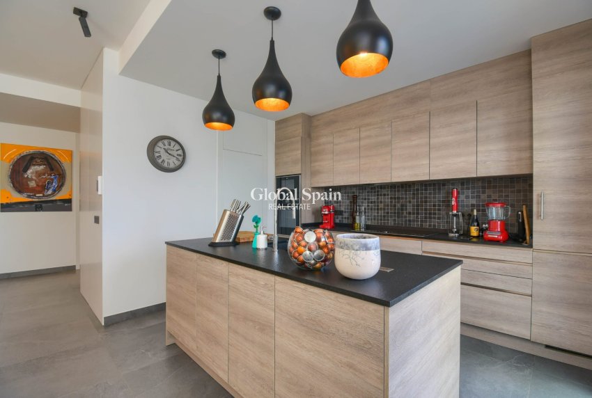 Revente - VILLA -
FINESTRAT