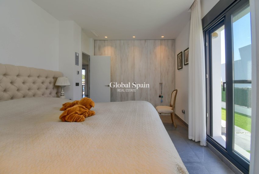 Revente - VILLA -
FINESTRAT