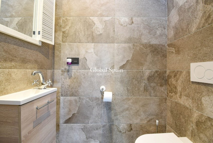 Revente - VILLA -
FINESTRAT