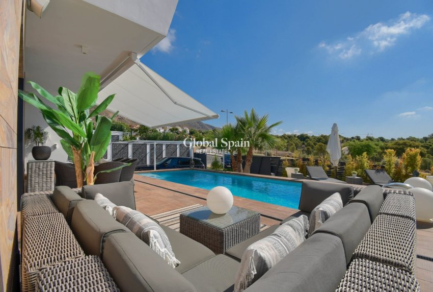 Revente - VILLA -
FINESTRAT