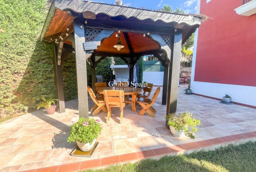 Revente - VILLA -
FINESTRAT