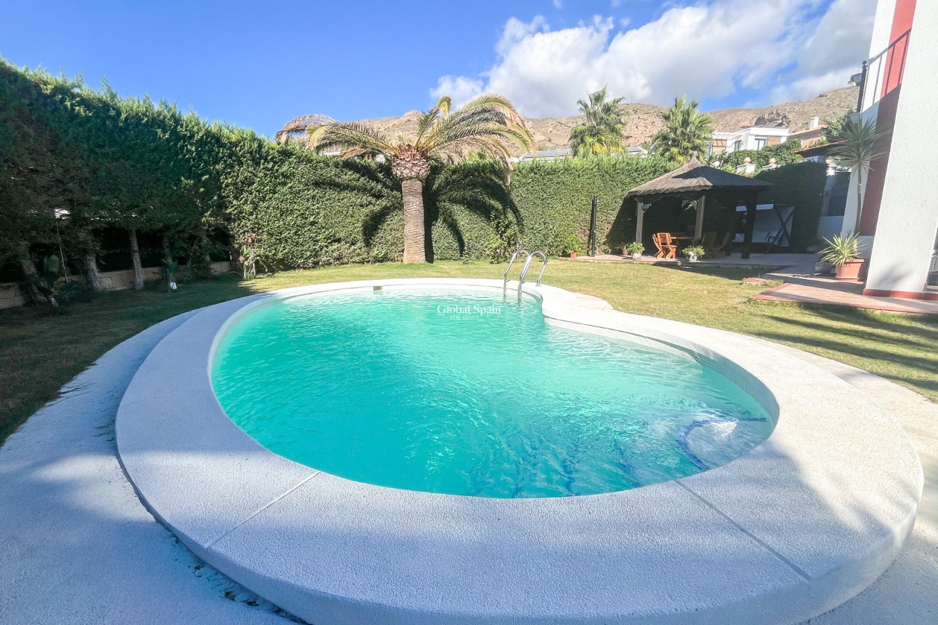 Revente - VILLA -
FINESTRAT