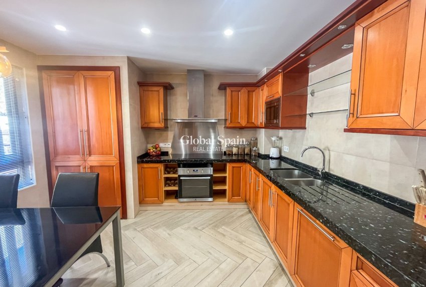 Revente - VILLA -
FINESTRAT