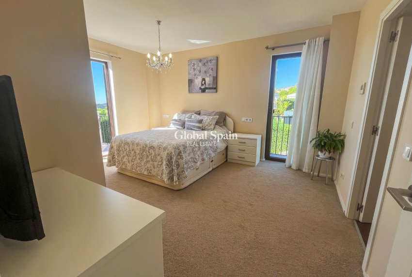 Revente - VILLA -
FINESTRAT