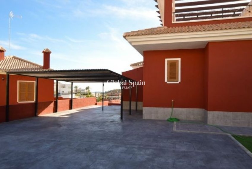 Revente - VILLA -
FINESTRAT