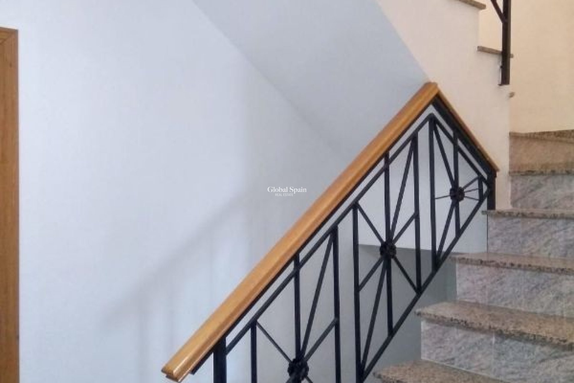 Revente - VILLA -
FINESTRAT