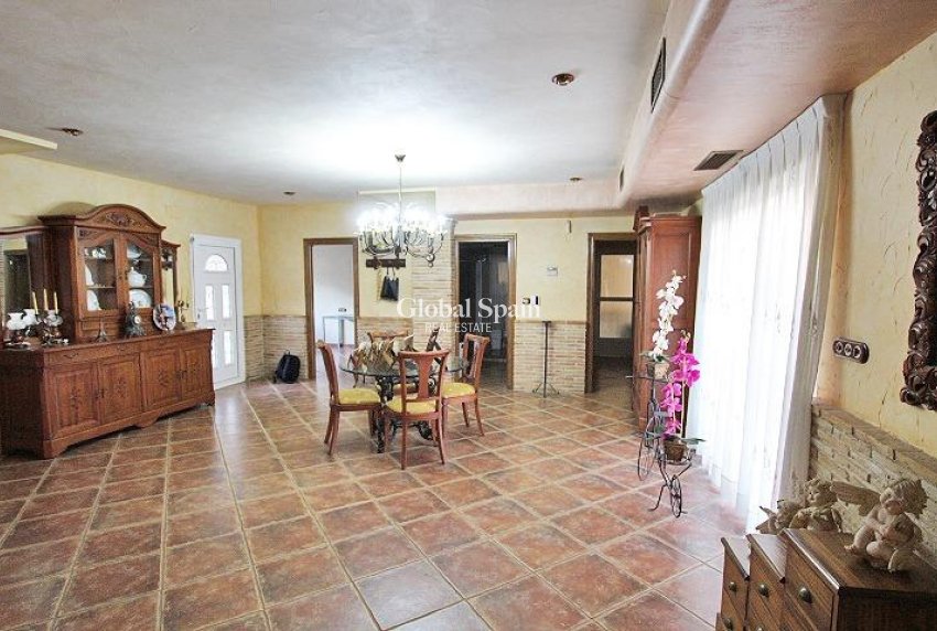 Revente - VILLA -
FORMENTERA DEL SEGURA - C- Cooperativa