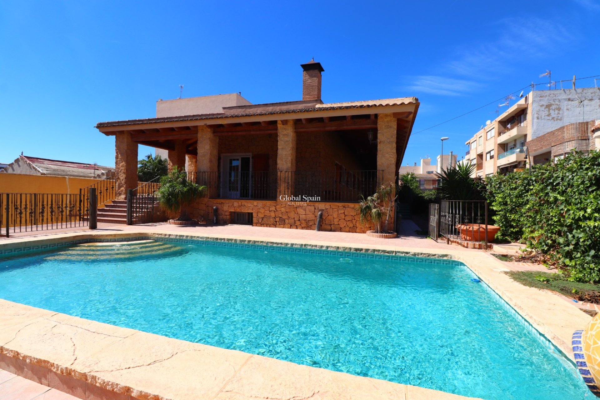 Revente - VILLA -
FORMENTERA DEL SEGURA - Formentera - Village