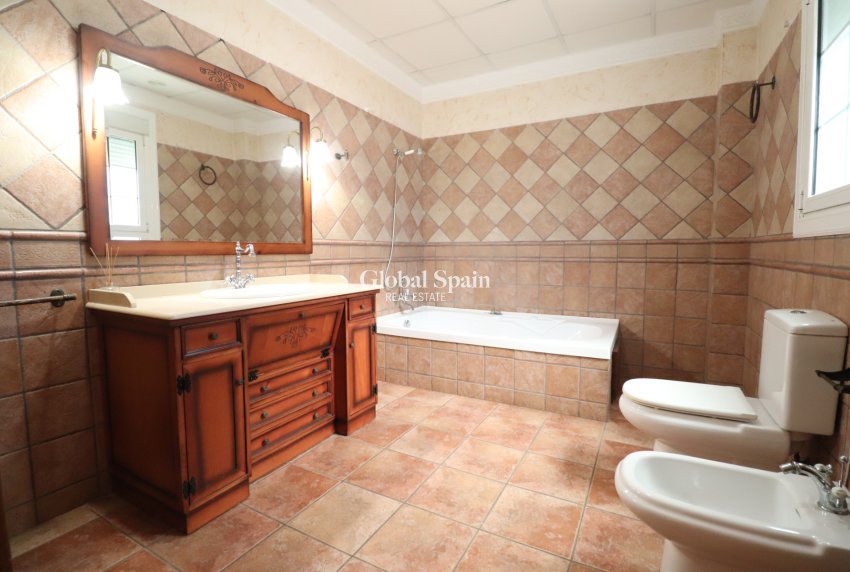 Revente - VILLA -
FORMENTERA DEL SEGURA - Formentera - Village